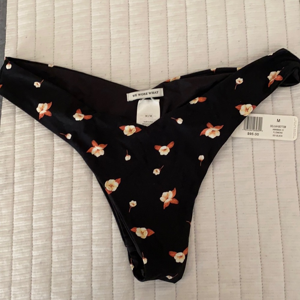 NWT WeWoreWhat Delilah Bottom Black Floral